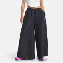 REEBOK REEBOK X BARBIE WIDE LEG TRACK . Women Pant Lifestyle